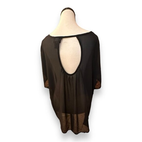 Women’s torrid 1 Black Studded Back Cut Out Top 14 16 - Picture 4 of 11